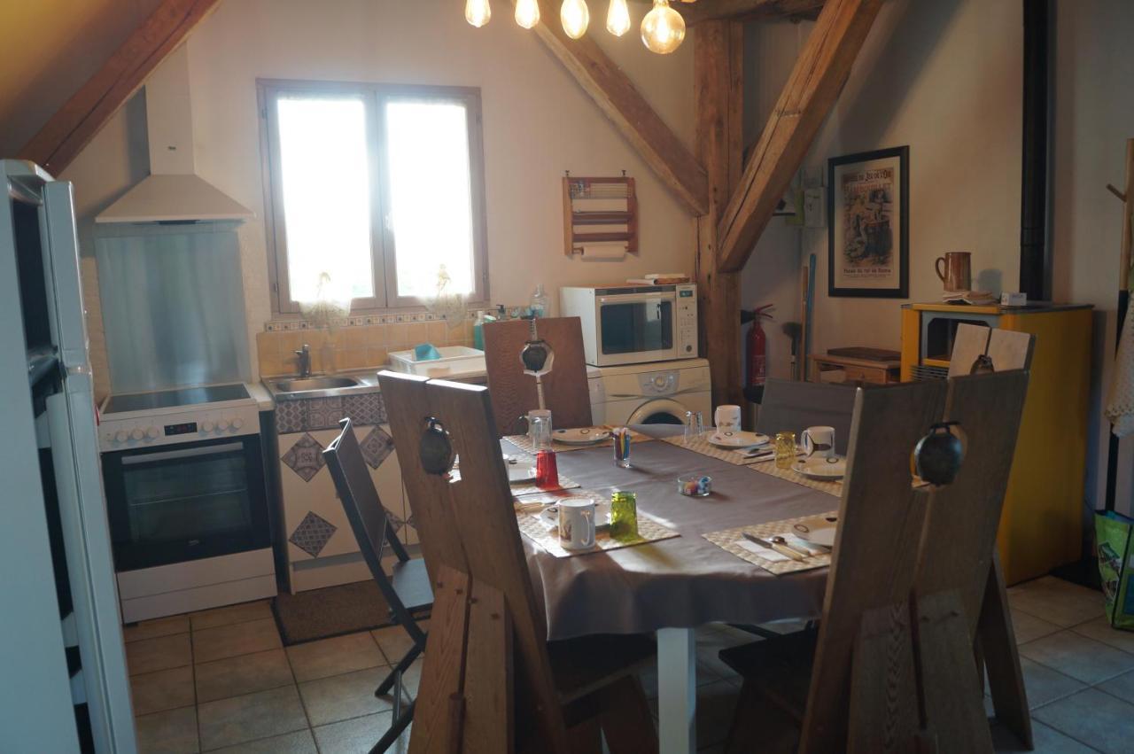 Gite De La Jument Grise Lescheroux Bagian luar foto